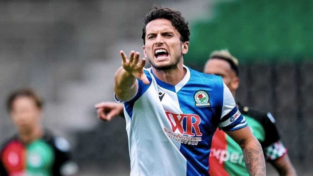 lewis travis transfer news