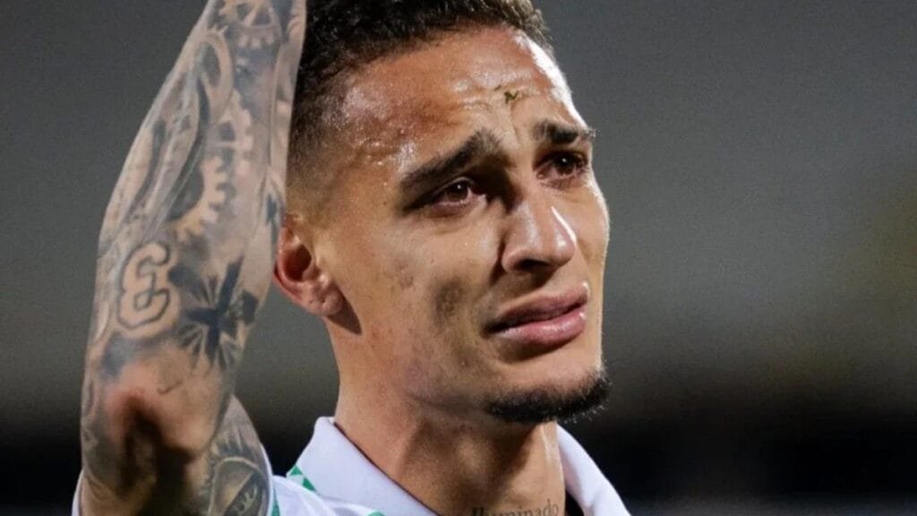 Antony cries after sealing Real Betis move