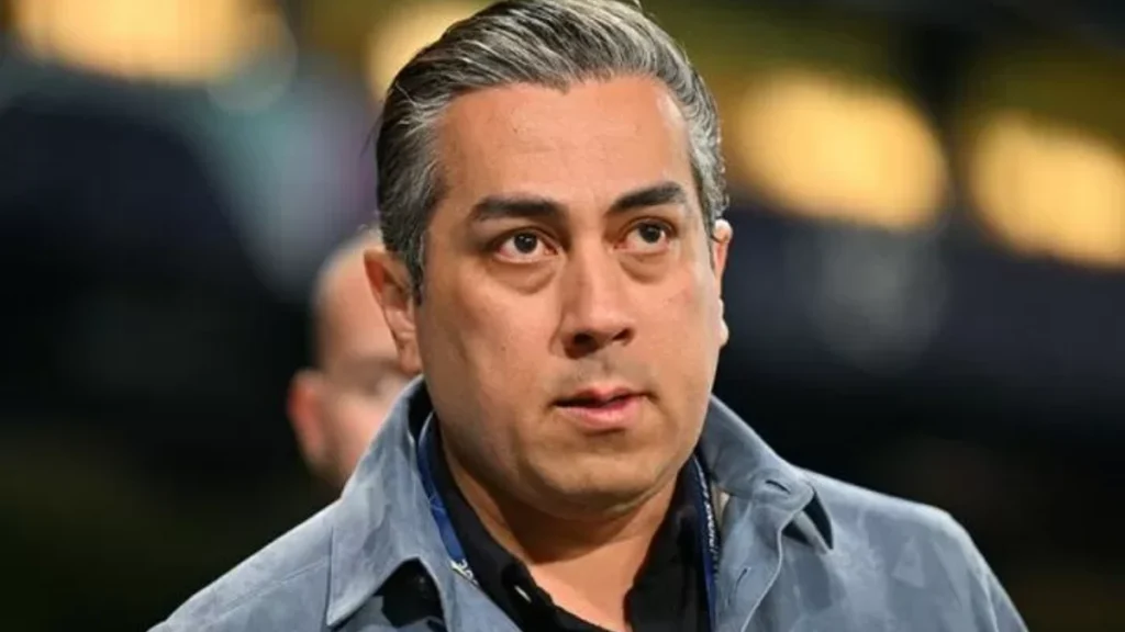 Chelsea co-owner storms into dressing room after Brighton defeat 7 Chelsea co-owner storms into dressing room after Brighton defeat