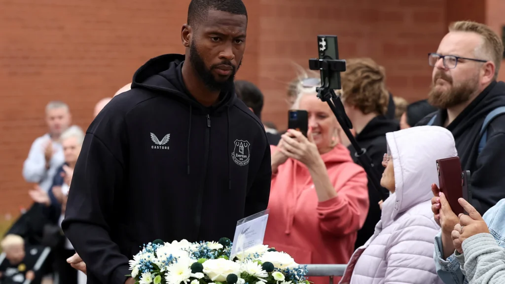 Everton Striker Beto Honors Late Liverpool Star Diogo Jota