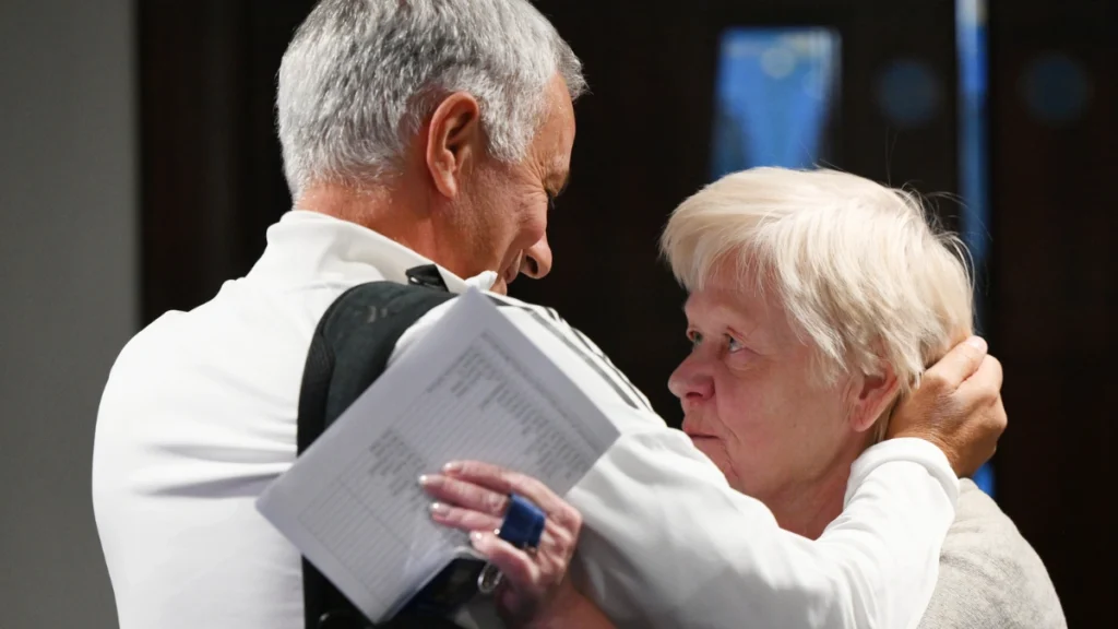 Watch: Mourinho shares heartwarming reunion with Chelsea staff member of 48 years ahead of Benfica clash 7 Mourinho shares emotional Chelsea reunion with staff member of 48 years