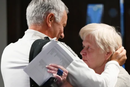 Mourinho shares emotional Chelsea reunion with staff member of 48 years