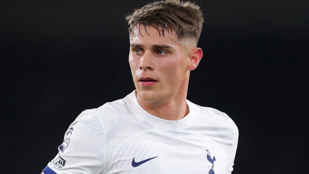 Tottenham confident of new Micky van de Ven deal despite Real Madrid interest