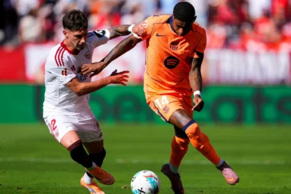 Barcelona thrashed 4-1 by Sevilla as Lewandowski misses penalty and Rashford scores