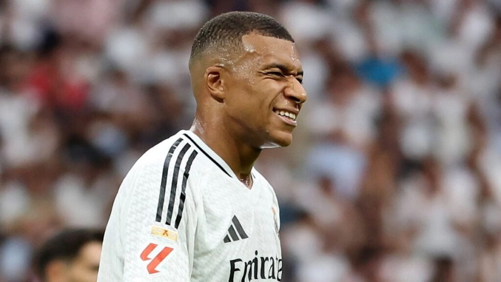 “Not serious” Real Madrid finally clear the air on Kylian Mbappe’s injury scare after he limps off vs Villarreal 7 img 1074