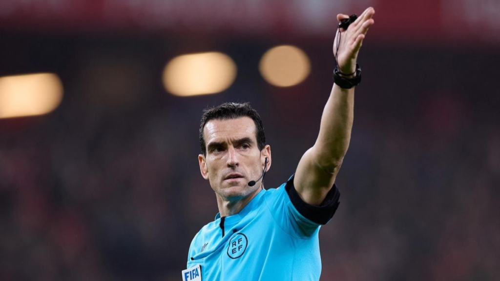 Juan Martinez Munuera to referee Barcelona vs Real Oviedo 7 Juan Martinez Munuera to referee Barcelona vs Real Oviedo