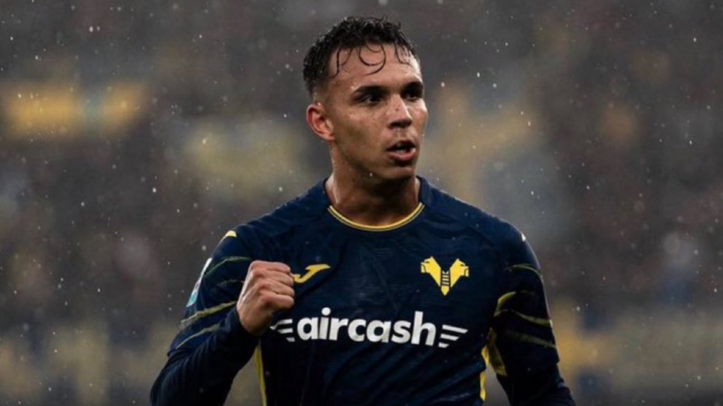 Napoli sign Giovane permanently from Verona