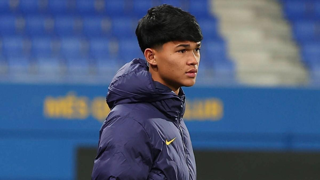 PSG sign Barcelona midfielder Dro Fernandez