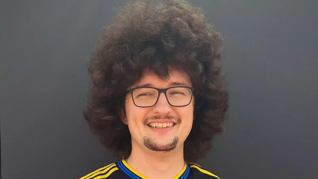 Man Utd fan Frank Ilett opens up on cash made from viral hair challenge